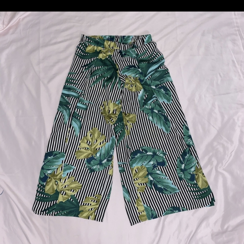 F21 NWOT Striped Palm Leaf pants | L